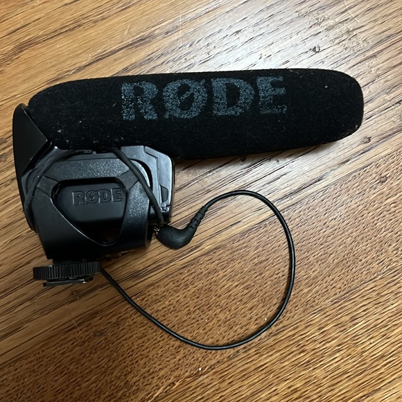Used RODE VideoMic Pro Compact Shotgun Microphone - Picture 2 of 4